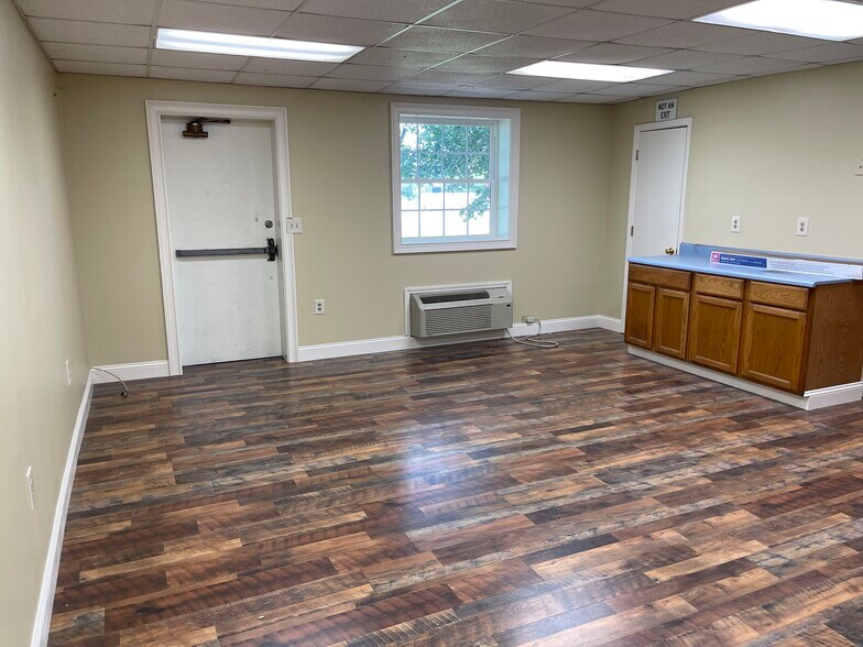 More Photos Of 55 Lamb Loop, Tifton Warehouse For Lease