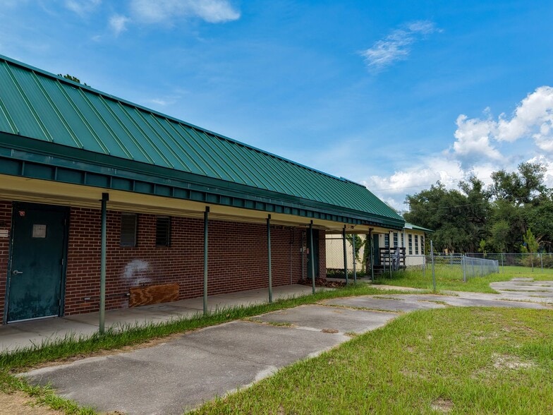 More Photos Of 502 N Center St, Perry Schools For Sale