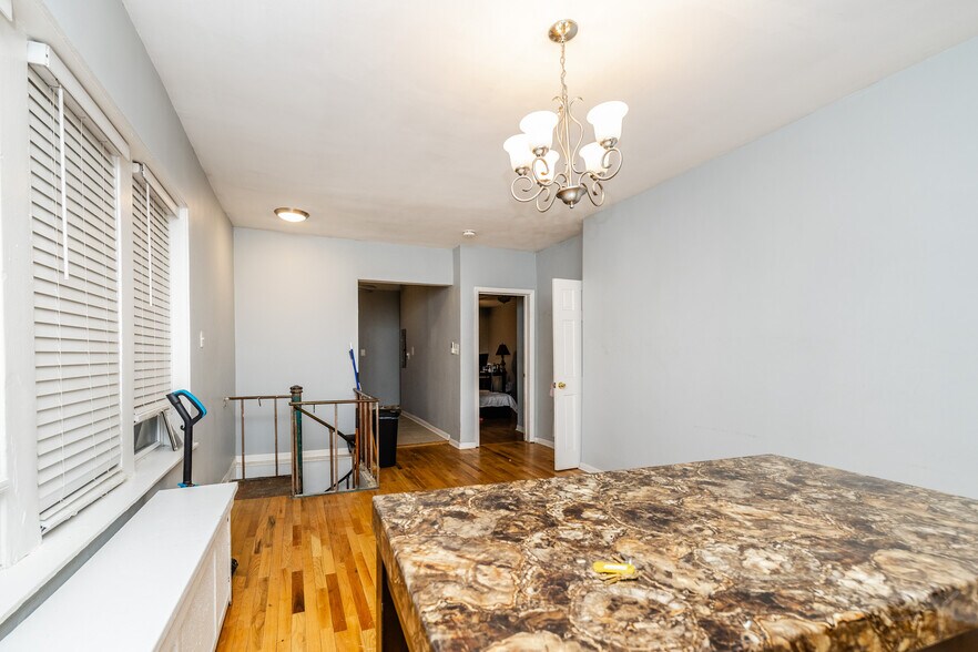 More Photos Of 7751 S Phillips Ave, Chicago Industrial For Sale