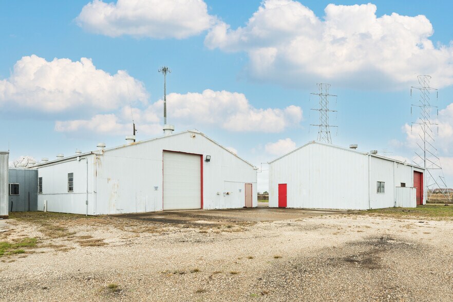 More Photos Of 2309 Zapata St, Freeport Warehouse For Lease