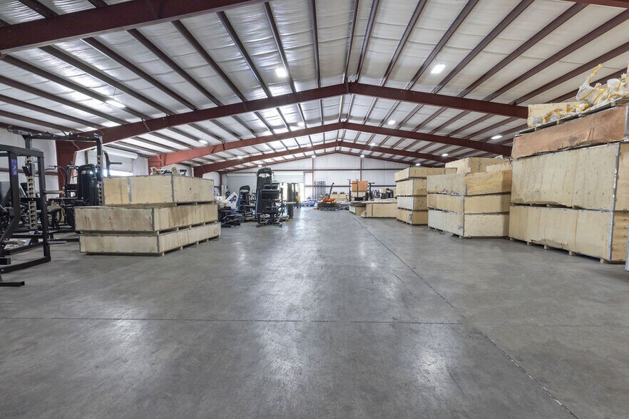 More Photos Of 368 Nike Rd, Jeffersonville Distribution For Lease