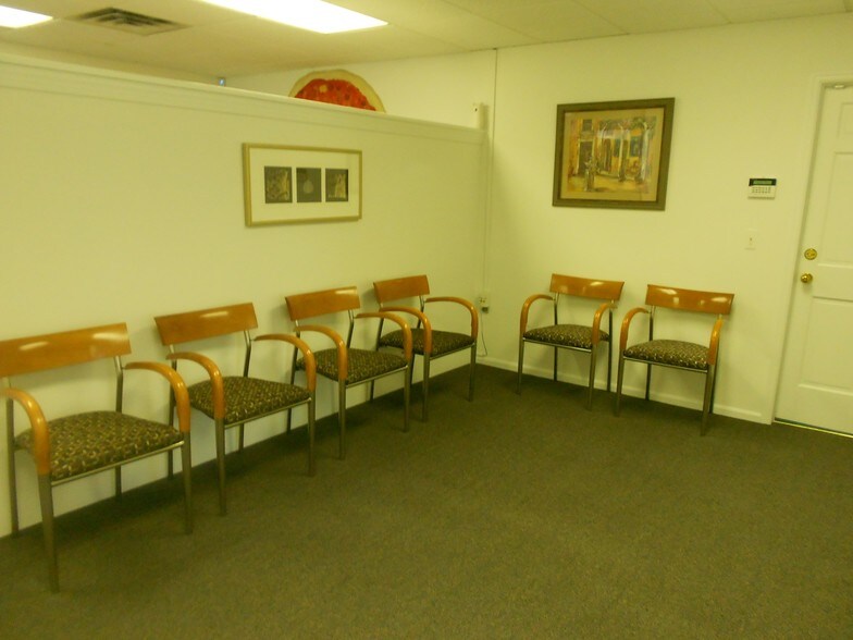 More Photos Of 953 US Highway 202 N, Branchburg Office For Lease