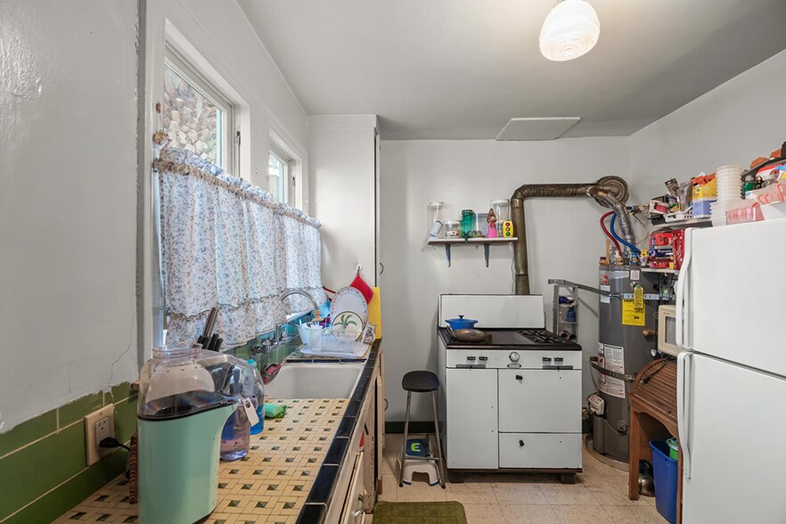 More Photos Of 322 Athol Ave, Oakland Multifamily For Sale