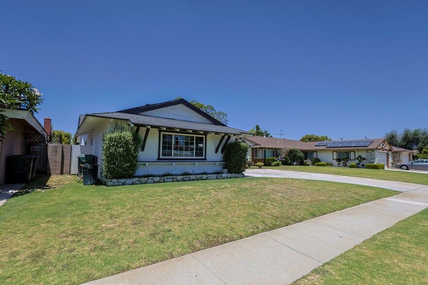 More Photos Of 17819 Bay St, Fountain Valley Specialty For Sale