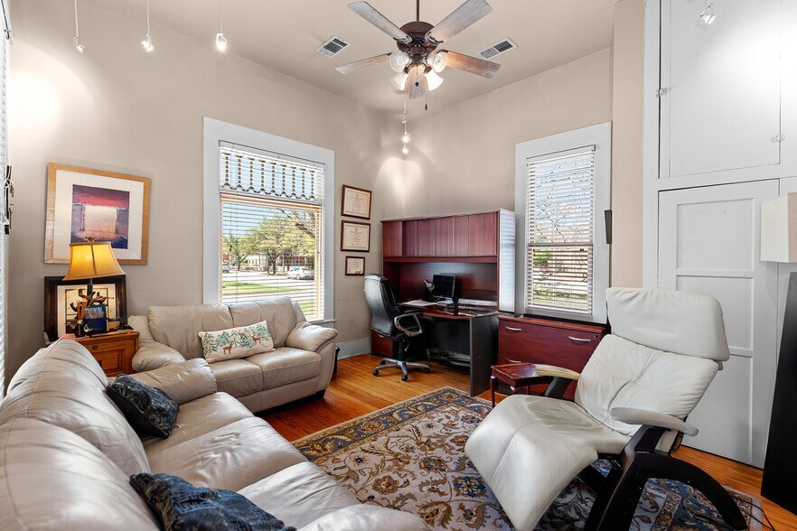 More Photos Of 903 Forest St, Georgetown Office For Sale