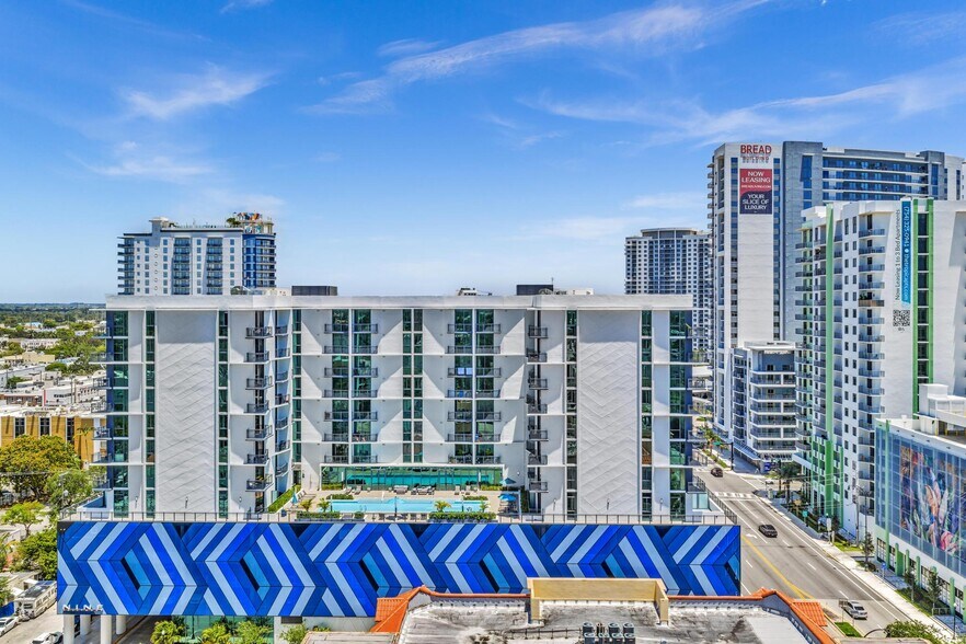 More Photos Of 418 S Federal Hwy, Hollywood Hotel For Sale