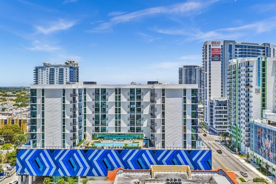 More Photos Of 418 S Federal Hwy, Hollywood Hotel For Sale
