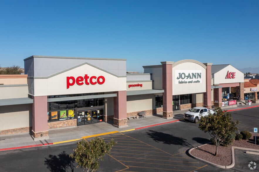 Primary Photo Of 18785 S I 19 Frontage Rd, Green Valley Storefront For Lease