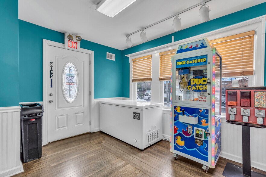 More Photos Of 59 N Main St, Manahawkin Freestanding For Sale