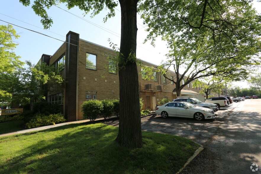 More Photos Of 9679-9709 Brookpark Rd, Parma Office For Lease