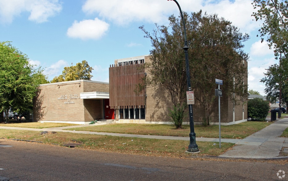 Primary Photo Of 2401 Esplanade Ave, New Orleans Lodge Meeting Hall For Sale