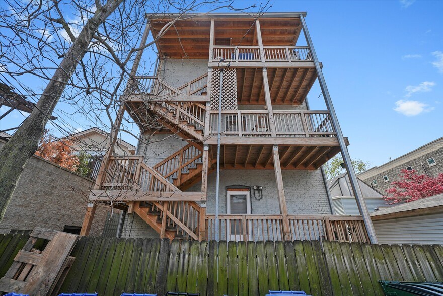 More Photos Of 2332 W Charleston St, Chicago Apartments For Sale