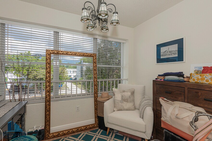 More Photos Of 330 SW 20th St, Fort Lauderdale Multifamily For Sale