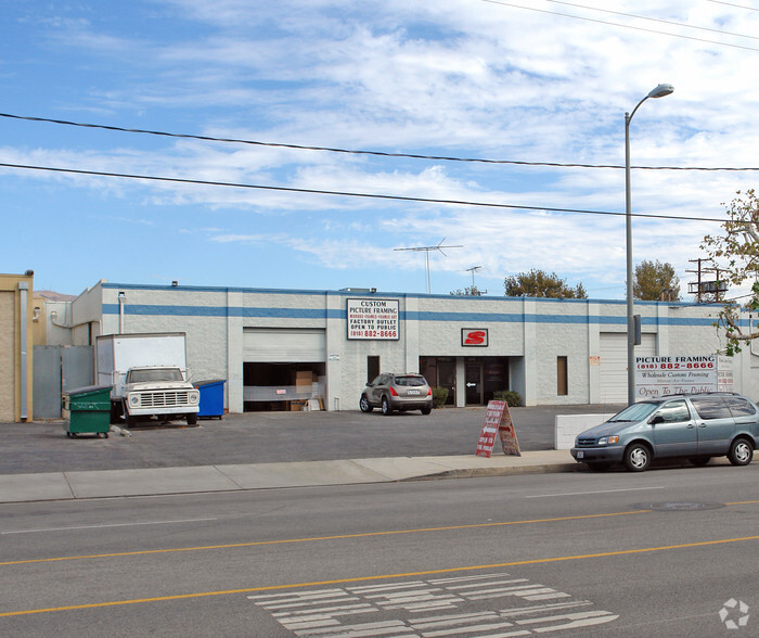 Primary Photo Of 21717-21723 Plummer St, Chatsworth Warehouse For Lease