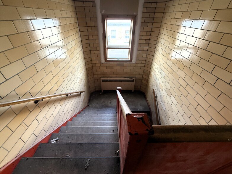 More Photos Of 33328 Main St, Townville Manufacturing For Sale