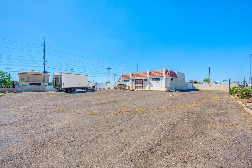 More Photos Of 1810 W Grant St, Phoenix Industrial For Sale
