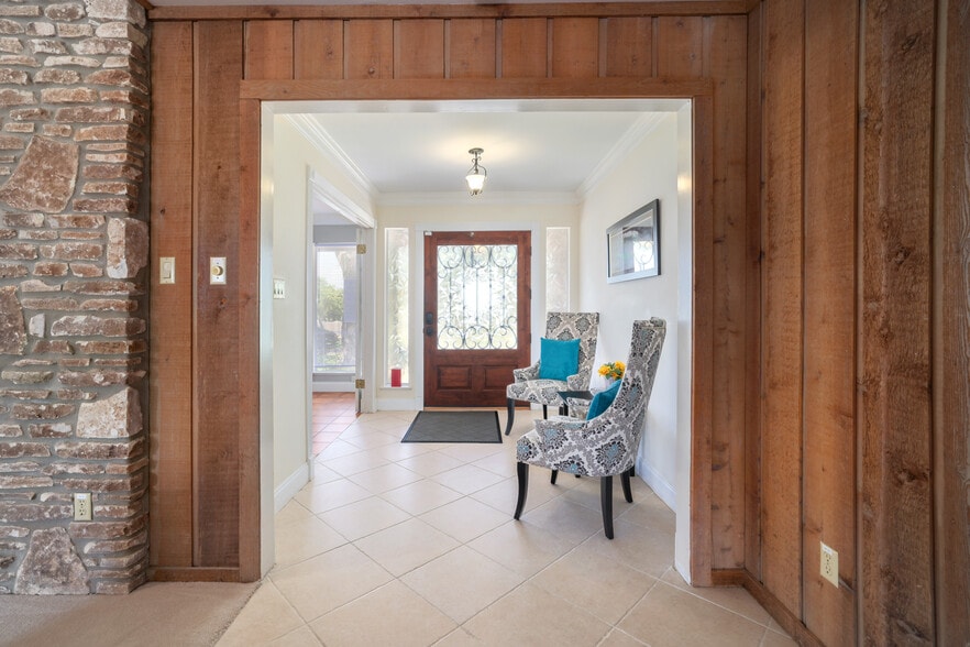 More Photos Of 13231 Rooster Springs Rd, Austin Office Residential For Sale