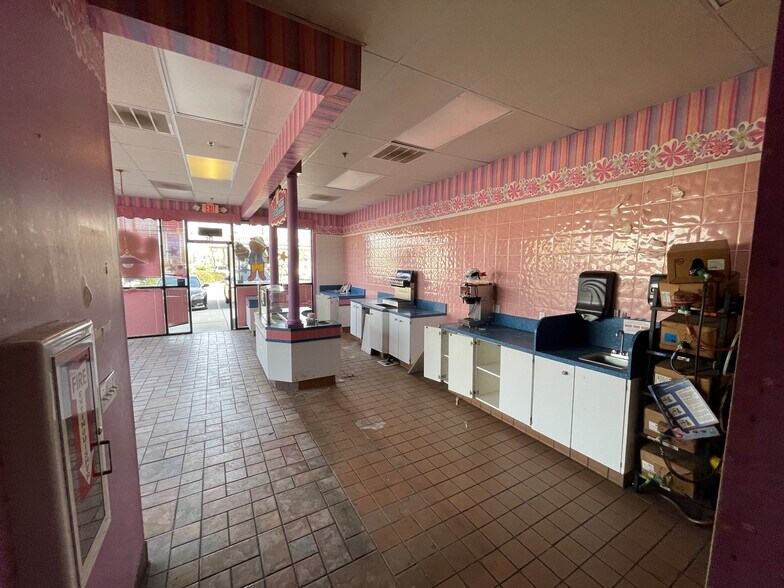More Photos Of 380-396 Sierra St, Kingsburg Freestanding For Lease