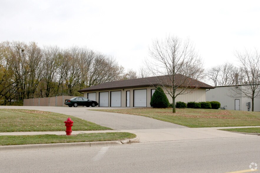 More Photos Of 550 N Burr Oak Ave, Oregon Office For Lease