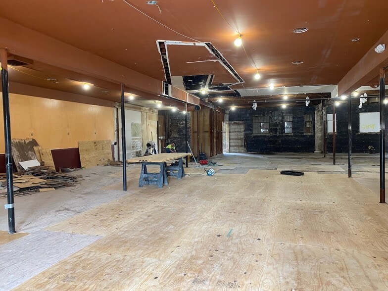 More Photos Of 2-28 Jericho Tpke, Jericho Unknown For Lease