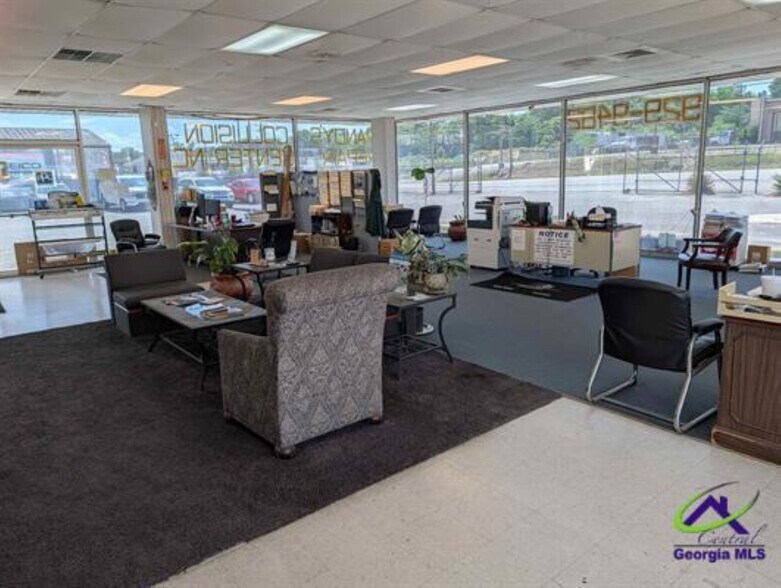 More Photos Of 614 N Davis Dr, Warner Robins Auto Repair For Sale
