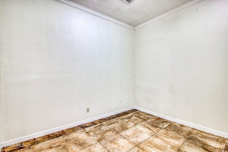 More Photos Of 550 S Mesa Hills Dr, El Paso Medical For Lease