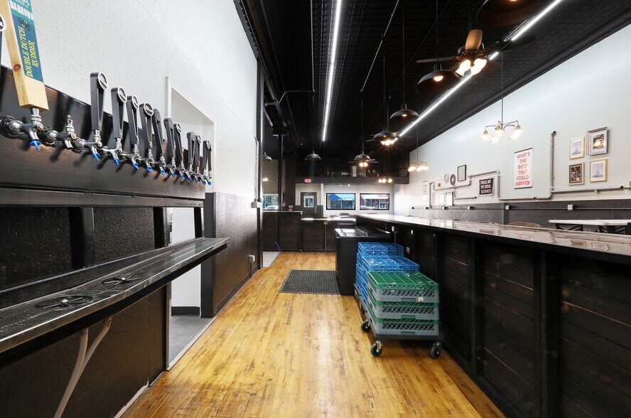 More Photos Of 1119 6th st, Nevada General Retail For Sale