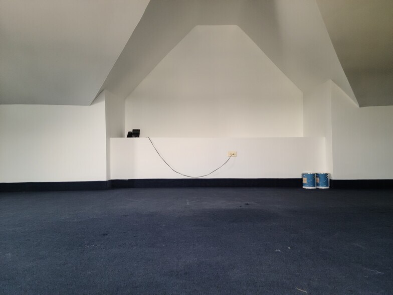 More Photos Of 221 Mineola Blvd, Mineola Office For Lease