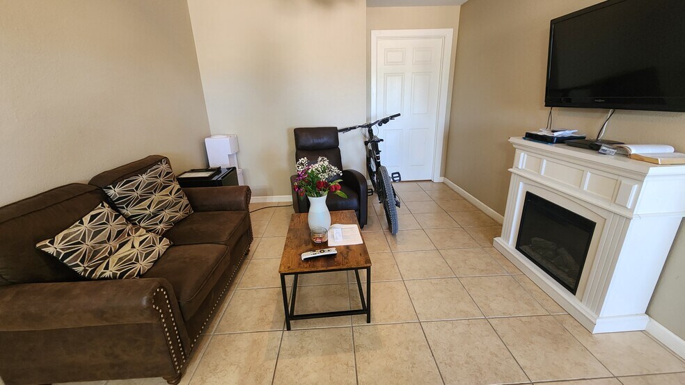 More Photos Of 9300 W County Road 60, Midland Flex For Sale