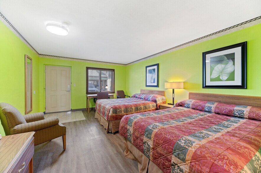 More Photos Of 518 National St, Belle Fourche Hotel For Sale