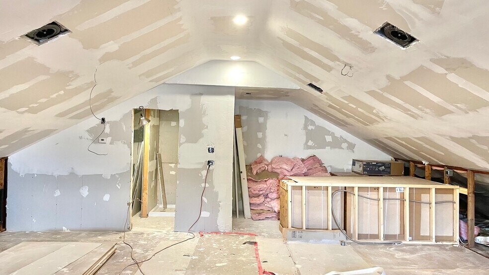 More Photos Of 860 Orange Ave, West Haven Auto Dealership For Lease