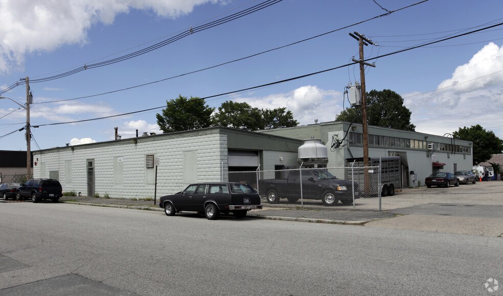 90 Narragansett Ave, Providence, RI 02907 Industrial