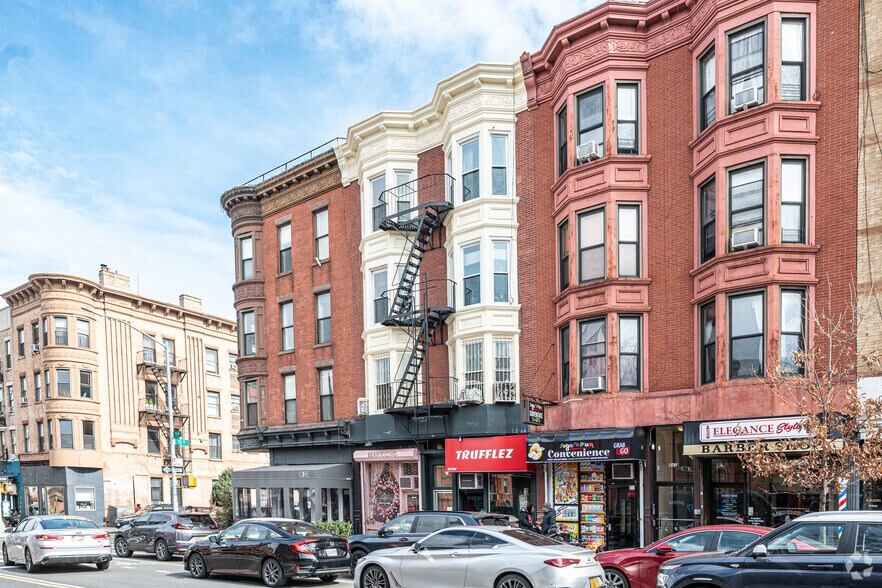 More Photos Of 443 7th Ave, Brooklyn Apartments For Lease