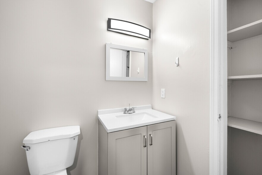 More Photos Of 7234 Tara Blvd, Jonesboro Apartments For Sale