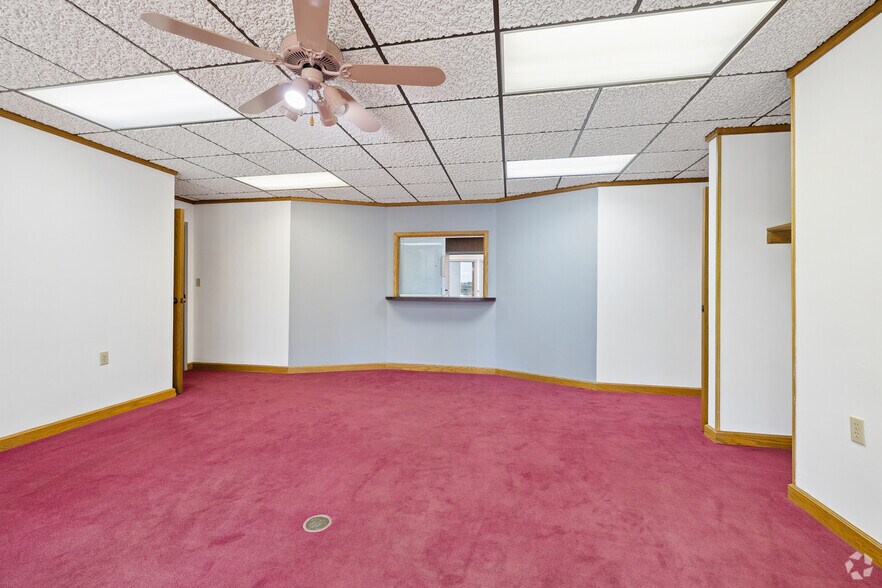 More Photos Of 1080 Caroline Dr, Washington Medical For Sale