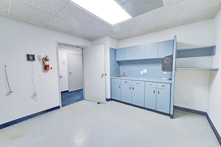 More Photos Of 10241 N Florida Ave, Citrus Springs Bank For Sale