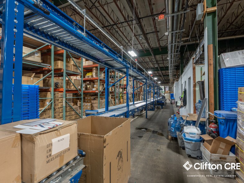 More Photos Of 1 Kero Rd, Carlstadt Showroom For Lease