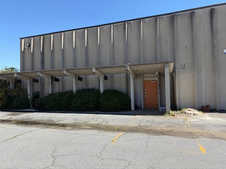 More Photos Of 1660 Waterville Rd, Macon-Bibb Industrial For Lease
