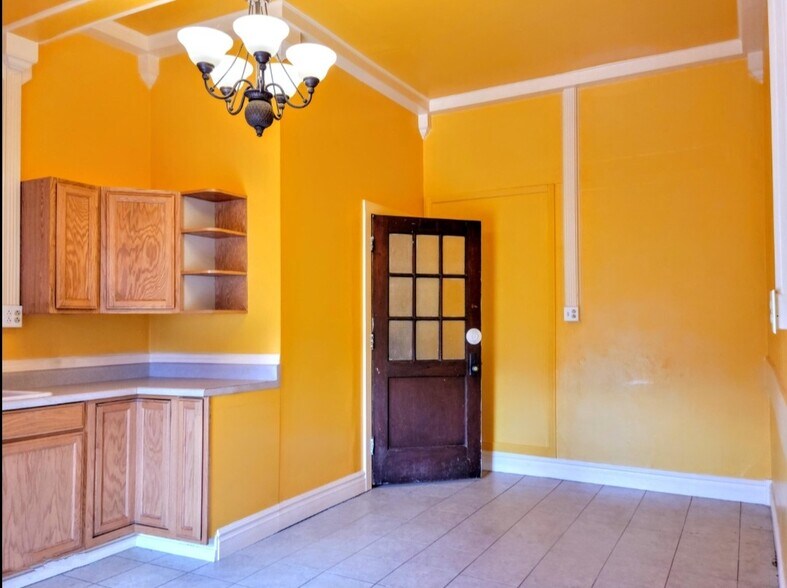 More Photos Of 97 Center Ave, Bisbee Restaurant For Sale