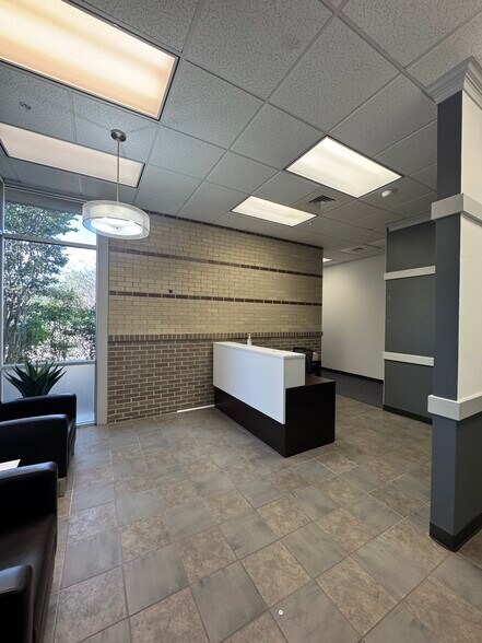 More Photos Of 150 Venture Dr, College Station Office For Sale