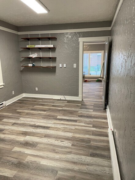 More Photos Of 3519 Washington Ave, Finleyville Storefront Retail Office For Lease