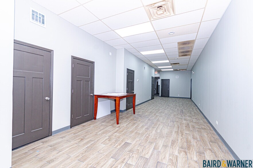 More Photos Of 4827-4831 W Irving Park Rd, Chicago Office For Lease