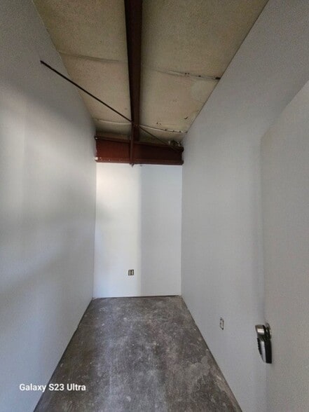 More Photos Of 6406 Stuebner Airline Rd, Houston Warehouse For Sale