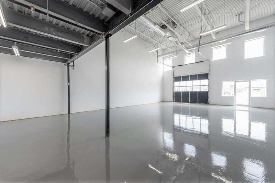 More Photos Of 6 Carlaw Ave, Toronto Showroom For Lease