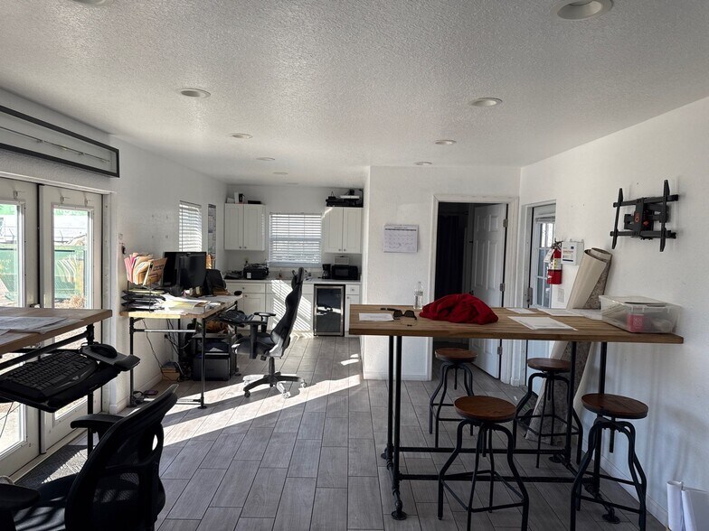 More Photos Of 460 N Franklin St, Sebring Warehouse For Sale