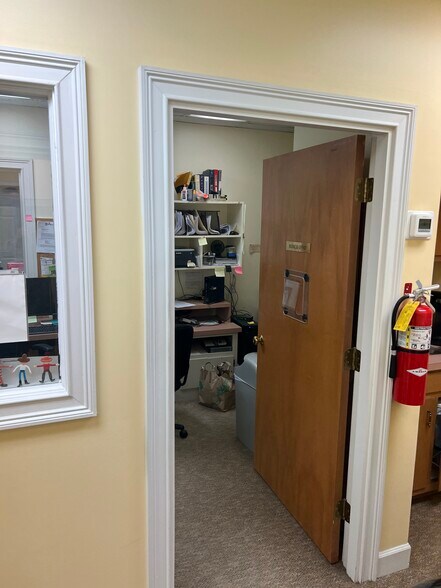 More Photos Of 3580 Habersham At Northlake, Tucker Medical For Sale