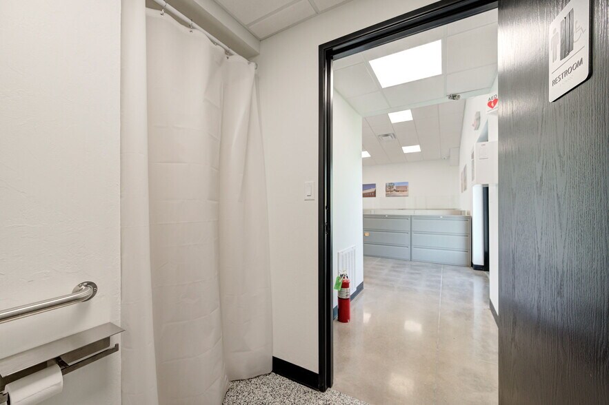 More Photos Of 501 E Britton Rd, Oklahoma City Auto Dealership For Lease