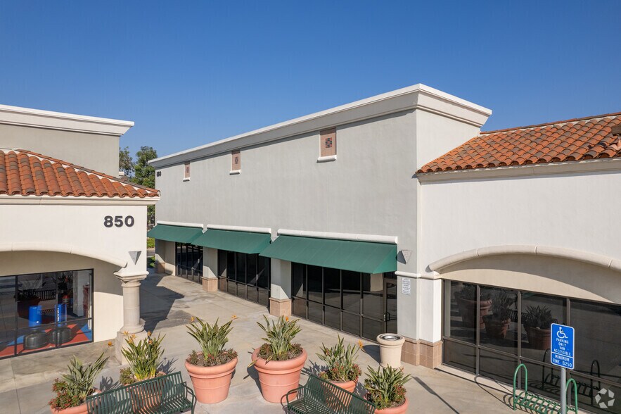 More Photos Of 600-732 N Rose Dr, Placentia General Retail For Lease