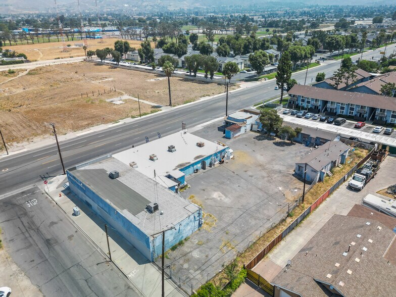 More Photos Of 25899 E Base Line St, Highland Freestanding For Sale