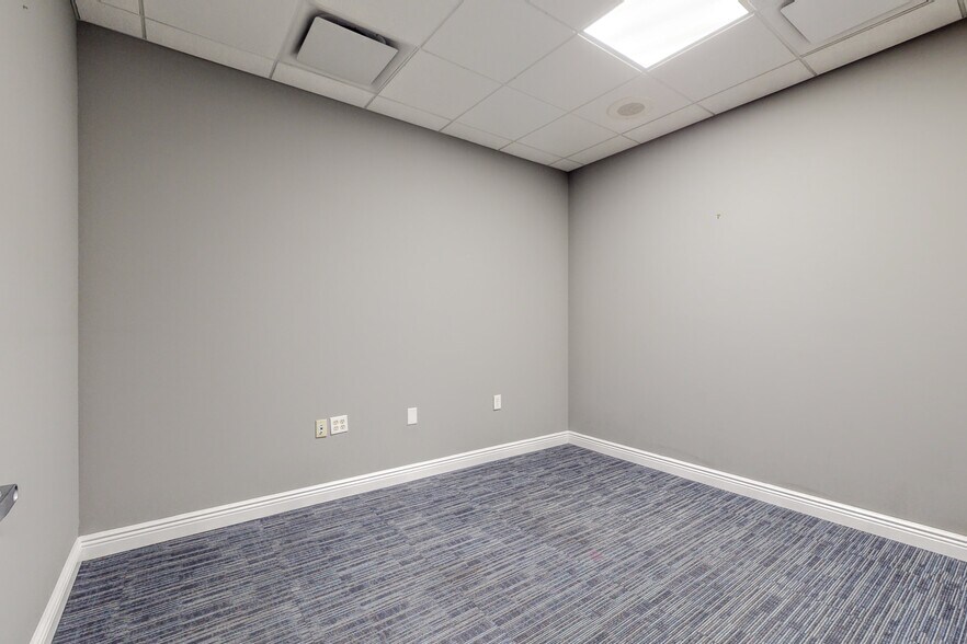 More Photos Of 7 E Central Ave, Pearl River Storefront For Lease